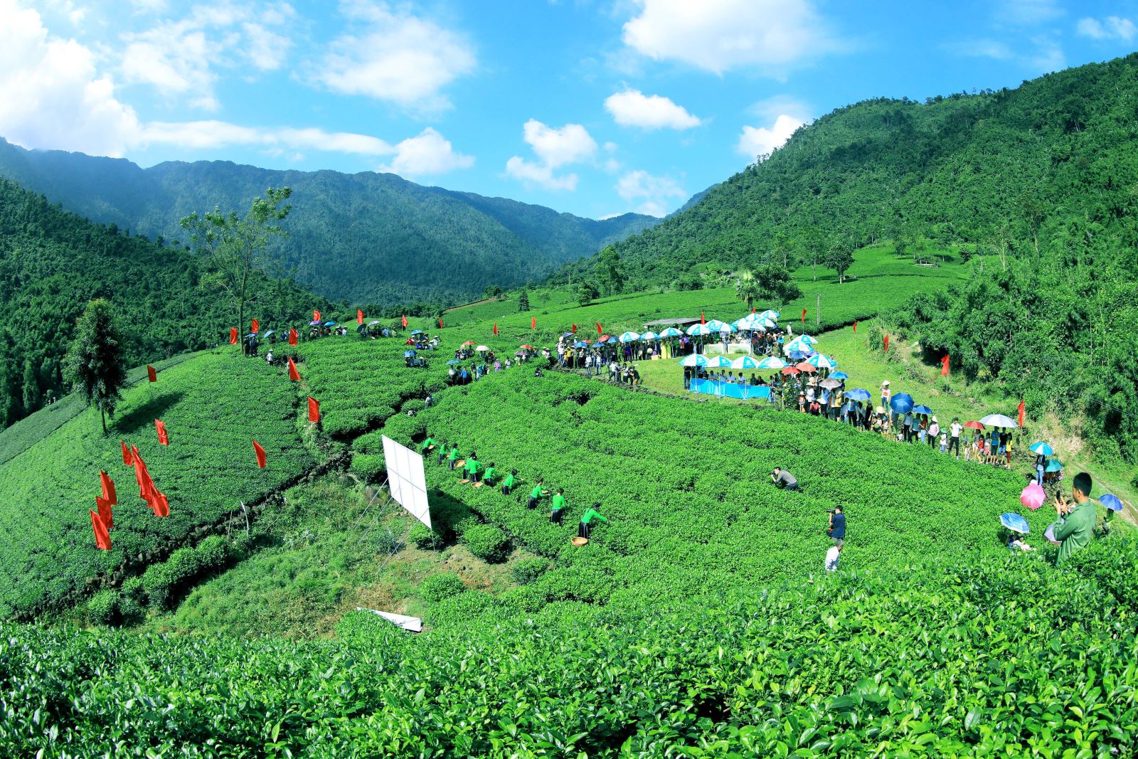 Một lần “sống khác” ở Tân Cương